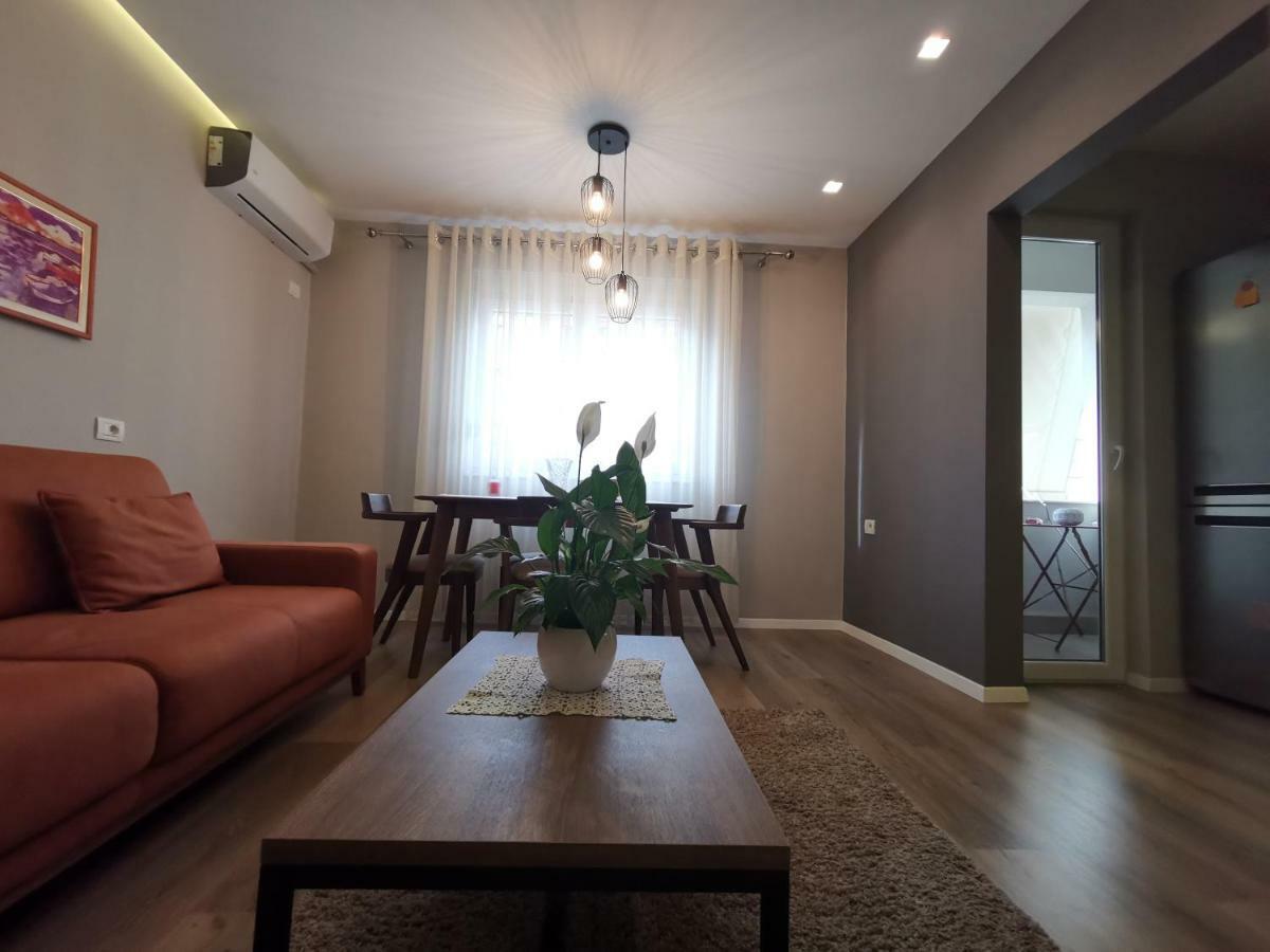 Third Floor's * Tirana